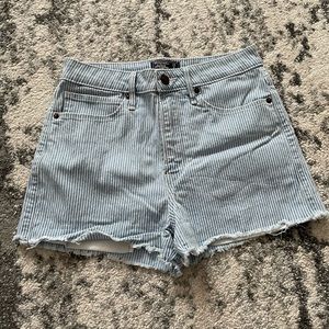 Abercrombie & Fitch - Women’s Simone High Rise Striped Shorts - 26